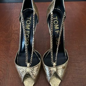 Tom Ford Wishbone Chain Gold heels